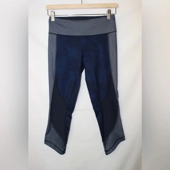 Women’s Lululemon Wunder Under Crop Sashiko Size 4 - Picture 1 of 9